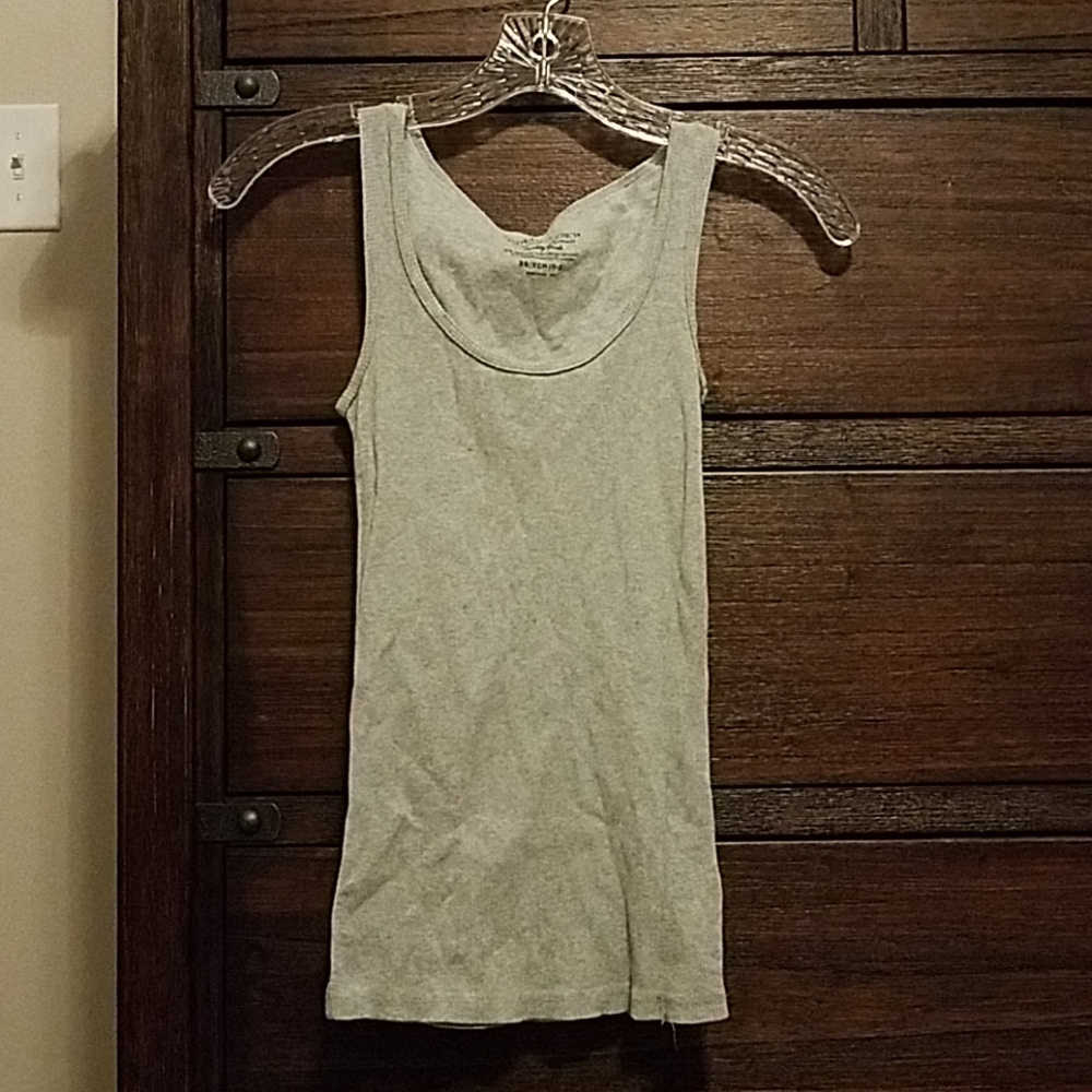 Gray tank top